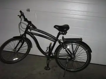 2 Trek Bicycles in Road in Winnipeg - Image 3