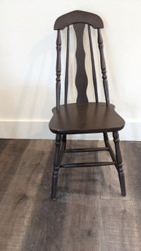 Table en bois avec 4 chaises