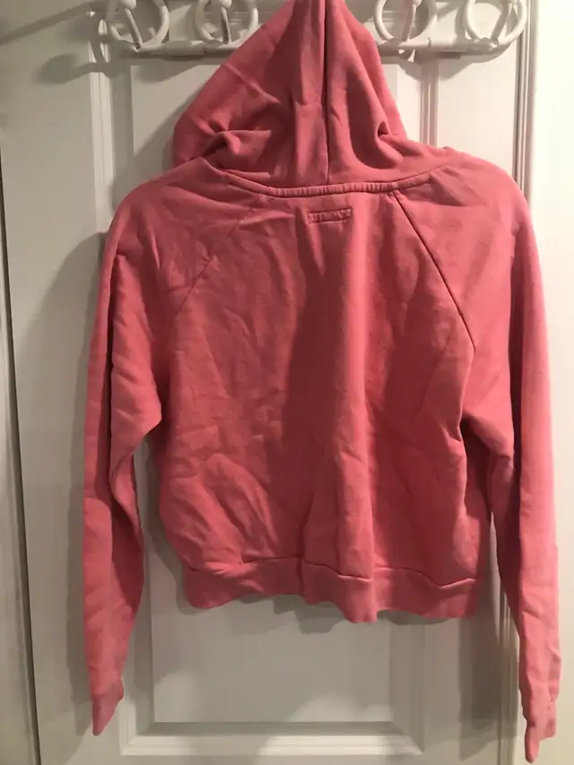 women/teen hoodies/sweater/tops in Women's - Tops & Outerwear in Ottawa - Image 3