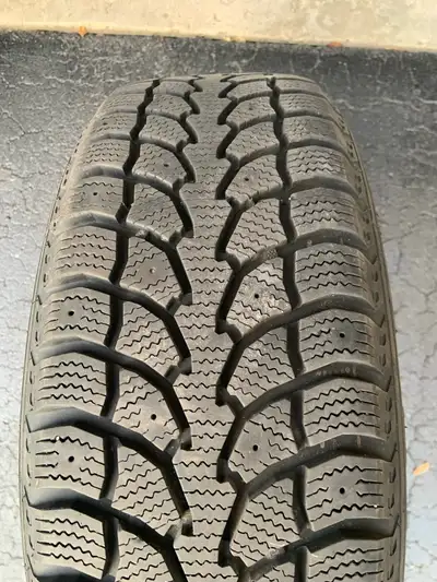 Set of 4 Rovelo winter tires, rims included. 205/55R 16 Was previously on a Honda Civic