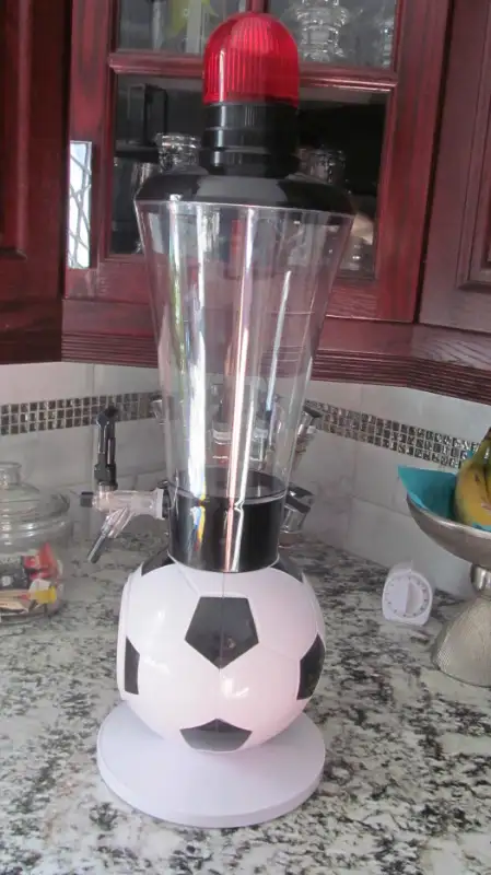 POMPE A BIERE BEER  SOCCER FUTBOL FIFA MLS EURO ENGLAND SPAIN in Arts & Collectibles in Laurentides - Image 5