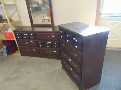 In need of redoing 2 dressers a 4 drawer high boy size is 28 in front 16 1/2 in wide and stands 37 1...