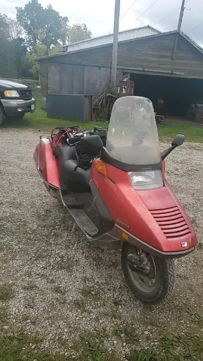 Honda helix 250 4 stroke Bike. Is street legal looking for something different Will trade for cr yz...