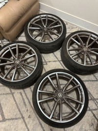 Genuine VW 19 inch Pertoria Rims and Tires