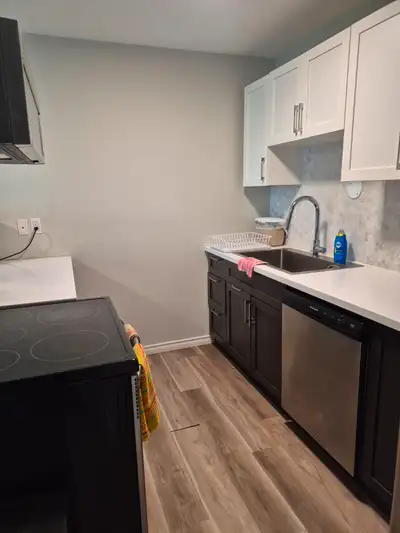 Renovated 3 bed townhouse avail Sept 1st in Westmount