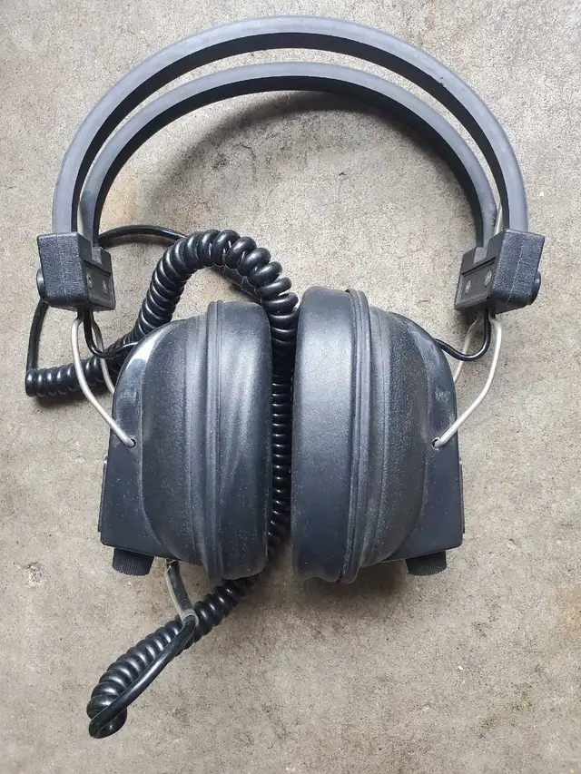 1970s Tenco MD803 Stereo Headphones in Headphones in Markham / York Region - Image 2