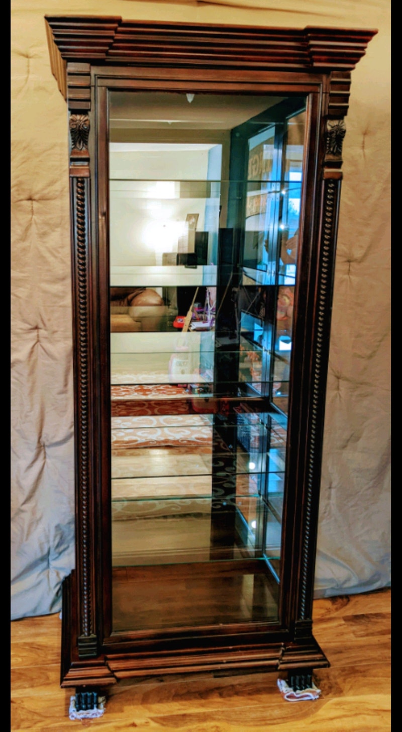 Curio / china Hutches & Display Cape