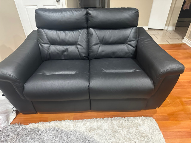 Power reclining leather Sofa, loveseat and chair set in Chairs & Recliners in Mississauga / Peel Region