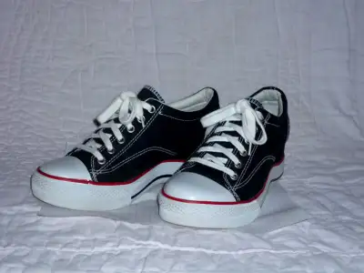 "City Sneaks" running shoes .. like NEW ..size 7.5, View more