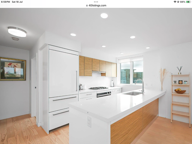 Bright open concept 2-bedroom condo with A/C in Long Term Rentals in Richmond - Image 2