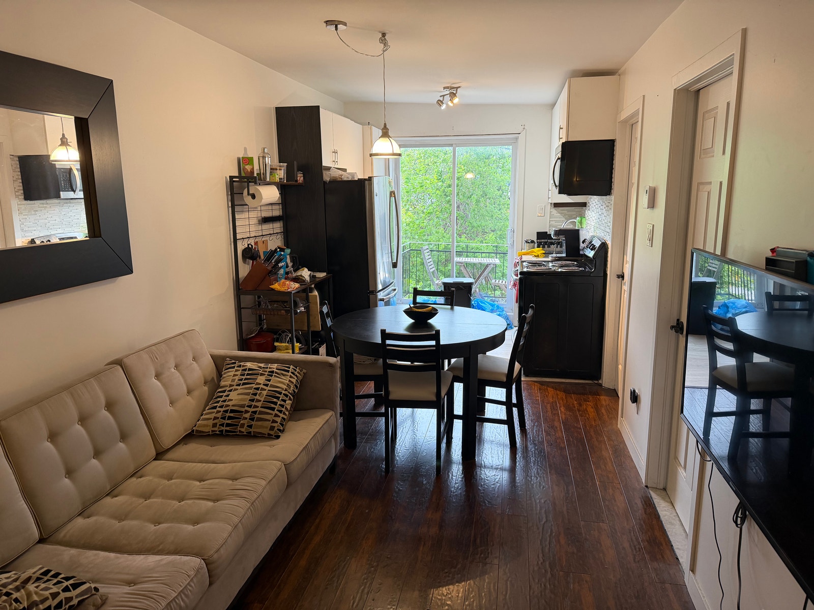St-Henri. Furnished renovated 2 bedroom upper plex.Aug/Sept 2026 — photo 3