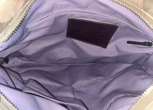 Coach vintage monogram chain shoulder/crossbody bag in Women's - Bags & Wallets in Mississauga / Peel Region - Image 7