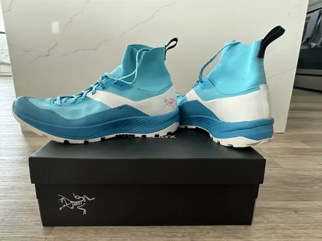 Arc’teryx Vertex in Clothing, Shoes & Accessories in City of Toronto - Image 2