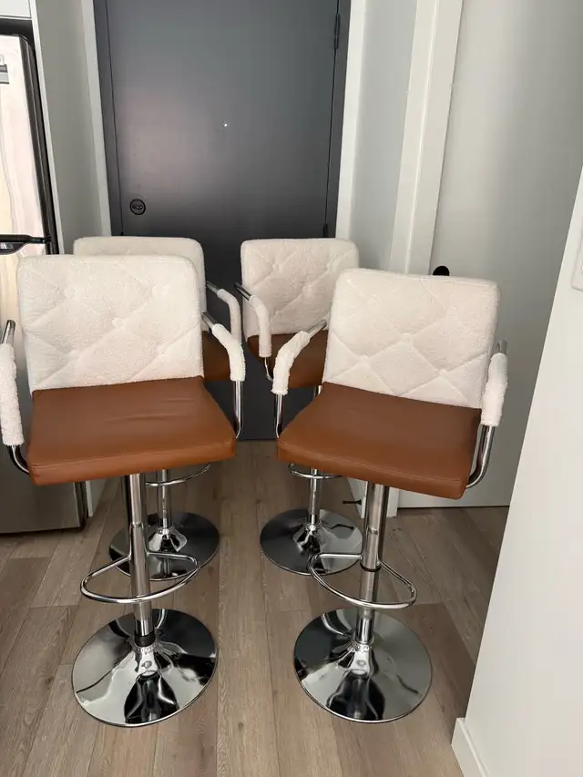 Modern Adjustable Bar Stools (Set of 4) in Chairs & Recliners in Winnipeg - Image 4