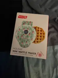 Dash Holiday Mini Waffle Maker