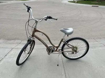 Townie - Women’s Bike, View more