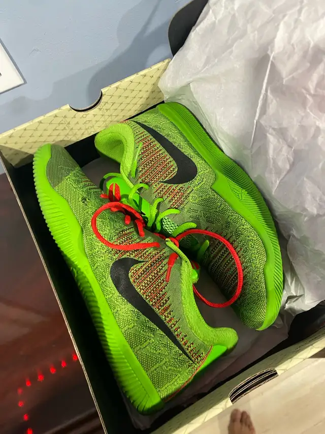 kobe grinch mamba rage in Men's Shoes in Hamilton - Image 3