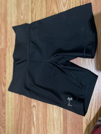 women’s under armour shorts sz xs