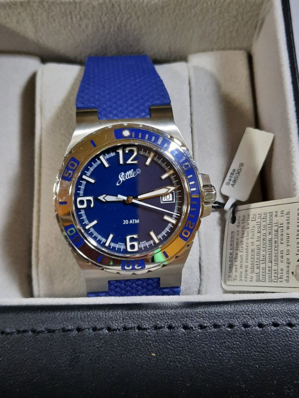 Beautiful NOS Settle automatic diver's watch in Jewellery & Watches in Saskatoon - Image 3
