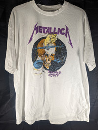 Metallica Damaged Justice XL Graphic Short Sleeve Shirt