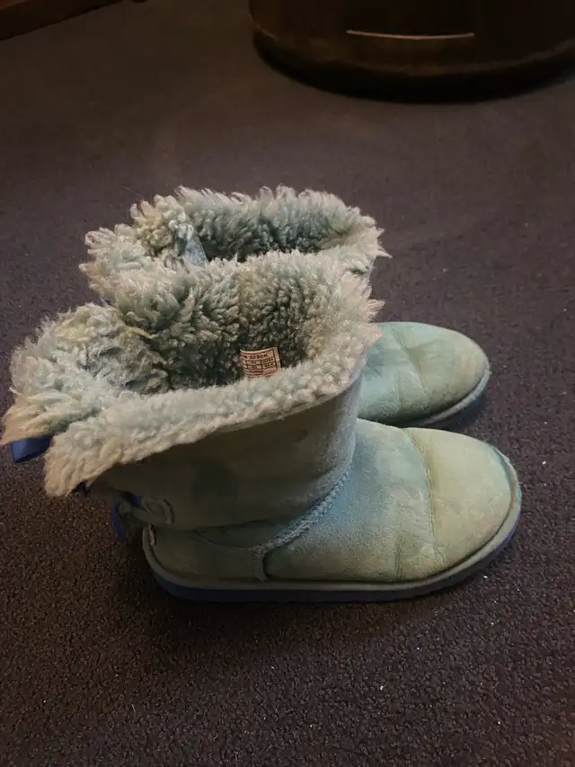 Ugg Boots in Women's - Shoes in City of Toronto - Image 3