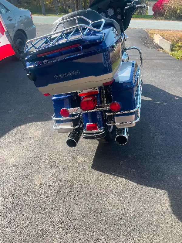 Harley Davidson FLHT Classic in Touring in Dartmouth - Image 2