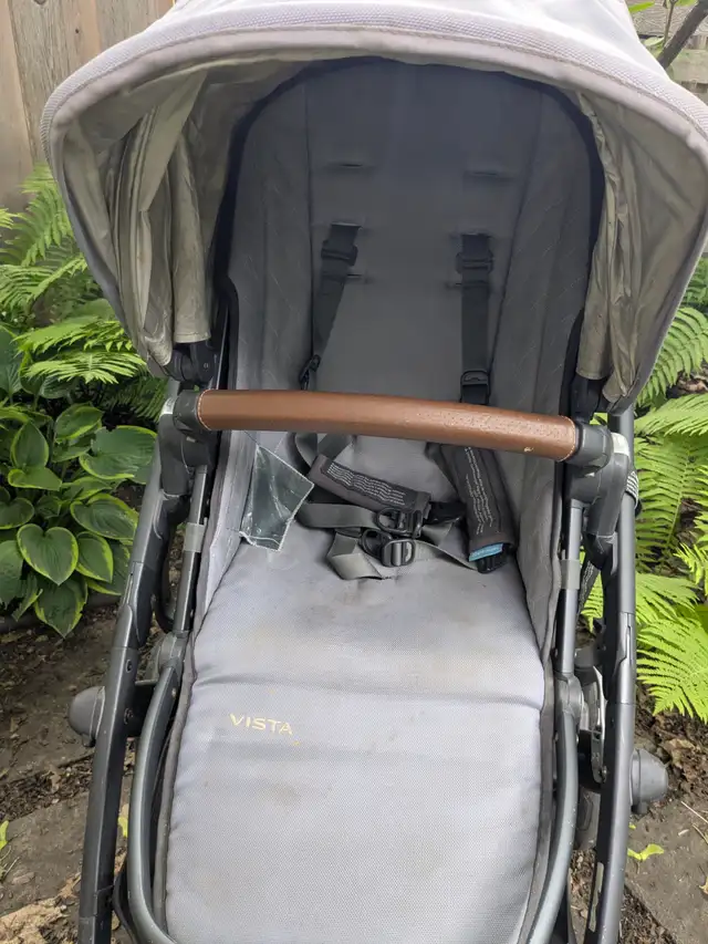 Uppababy Vista stroller v2,  Gray in Strollers, Carriers & Car Seats in Ottawa - Image 3