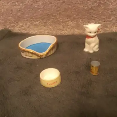 Vintage Barbie cat and accessories, View more