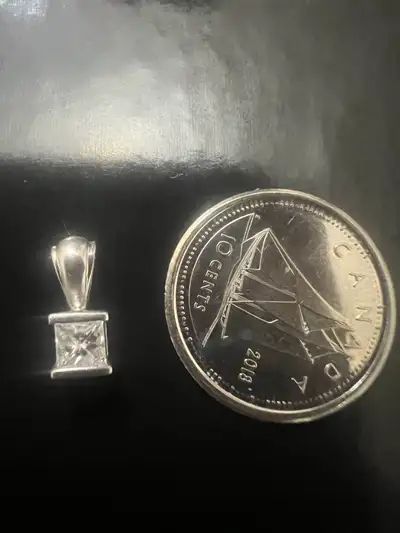 14 k diamond 0.25 carat pendant , View more