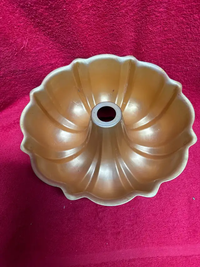 Bundt Pan65604225323138120