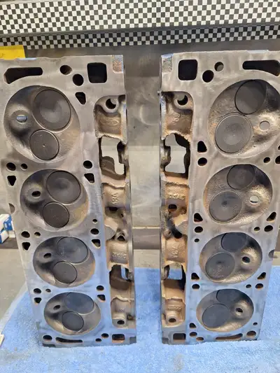 Good bolt on pair of 351-400 heads D5AE-A3A. Valves and seats have been cut in not lapped. Guides ar...