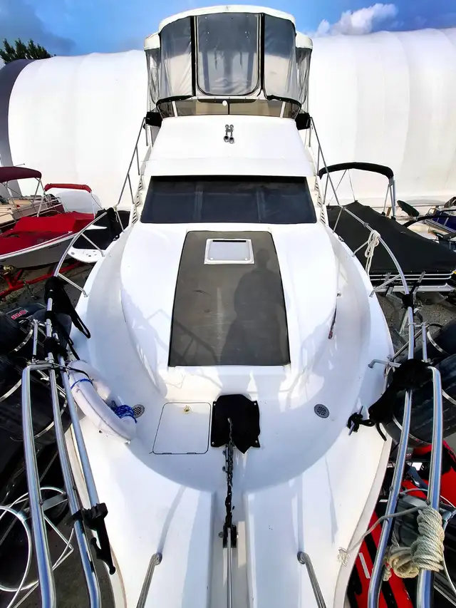 1996 Silverton 372 Motor Yacht in Powerboats & Motorboats in Trenton - Image 10