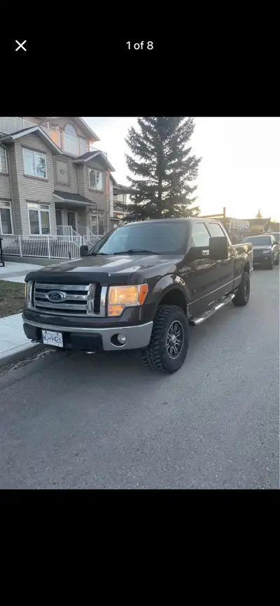 2009 Ford F-150 4x4 5.4L 306,000 km $4,500 or trade for Alberta registered vehicle. Selling my 2009...