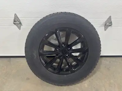 Pneu Toyo Observe G3-Ice en excellent état. 245 65R17 Était sur Honda Ridgeline