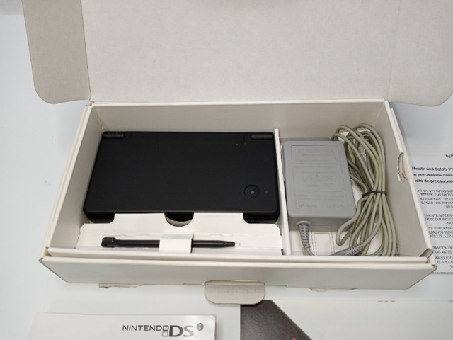 Nintendo DS Lite Console Black  Box Manual Paperwork NO TRADES in Nintendo DS in Kitchener / Waterloo - Image 4