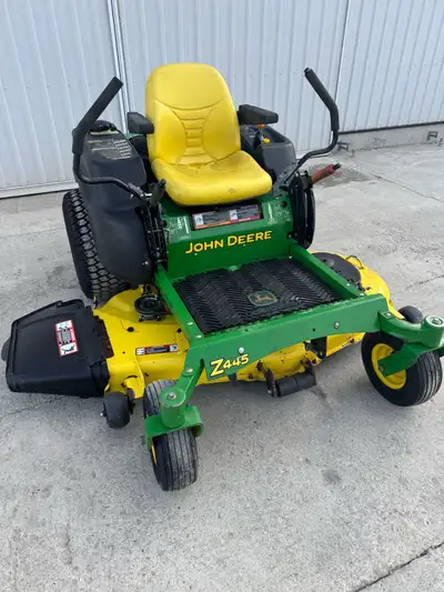 John Deere Z445 zero turn, View more