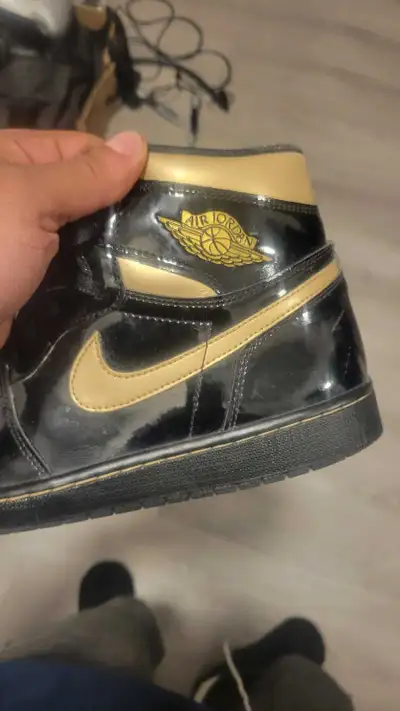 f 82020Air Jordan 1 Retro High OG 'Black Metallic Gold', View more