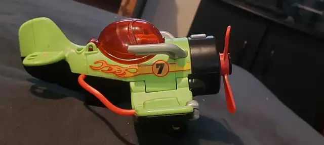 Green toy plane flame 7 in Toys in Ottawa - Image 3