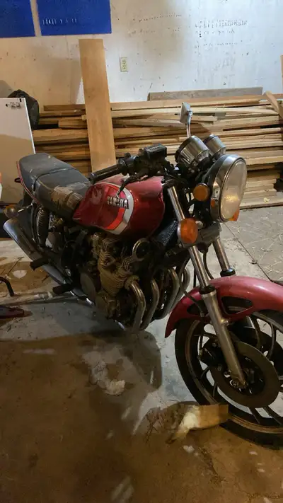 1981 yamaha 650 seca with papers 400 OBO if not sold going to scrap by the end of the week Bike it h...