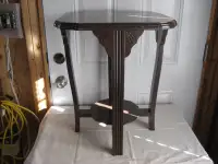 Vintage solid wood end / side / coffee table