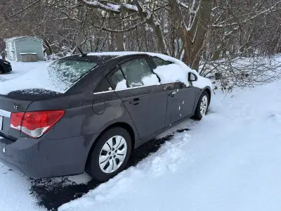 2014 chev Cruz 4 door AS IS 1.4 turbo $3000 Needs minor repairs (small hole on rocker, PCV valve, po...