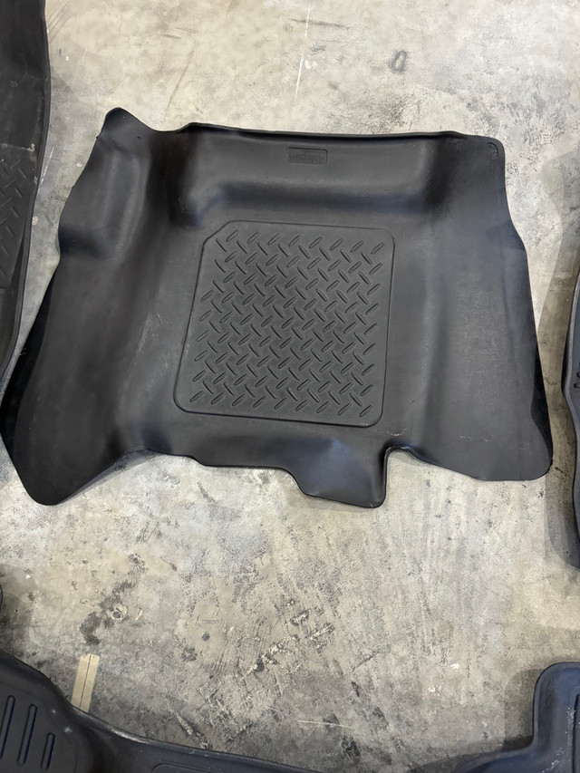 Chevrolet/GMC 1500 Husky Floor Liners Front/Back Seat 2014-2018 in Other Parts & Accessories in Sudbury - Image 3