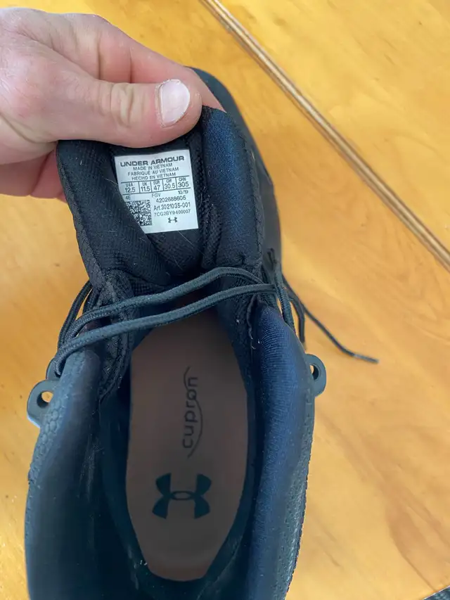 bottes d’hiver in Men's Shoes in Laval / North Shore - Image 3