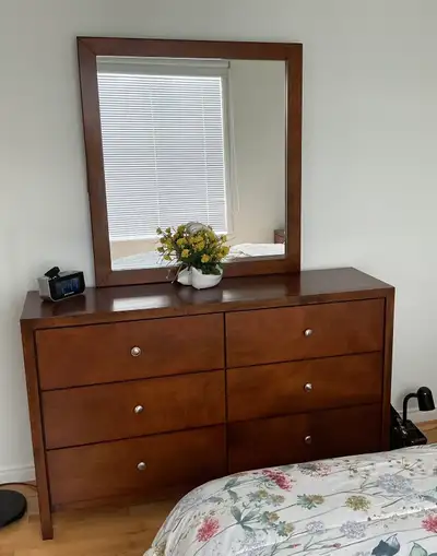 Ensemble de chambre à coucher en bois , View more