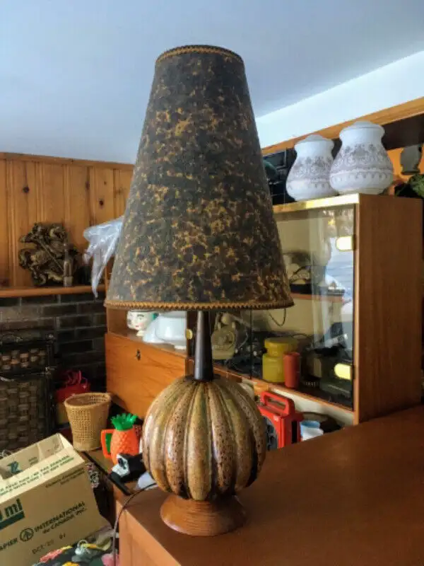 Lampe de Table Vintage Chalvignac Superbe Abat jour D’origine in Indoor Lighting & Fans in City of Montréal - Image 6