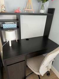 Ikea desk 95%New with Chair