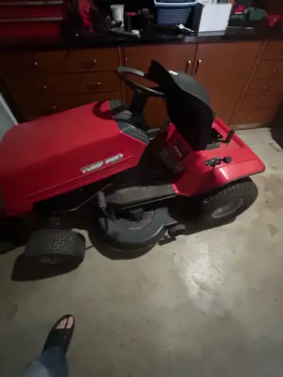 Turf pro riding lawnmower Doesn’t start New battery Don’t know what it needs 613-453-2009