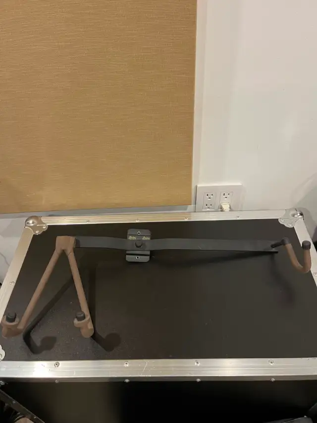 String Swing Horizontal Electric Guitar Wall Mount