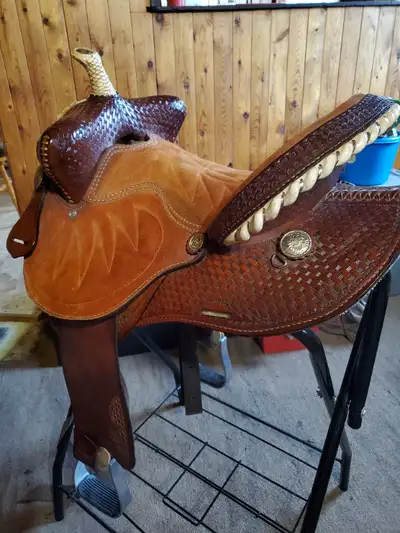 BARREL SADDLE, View more