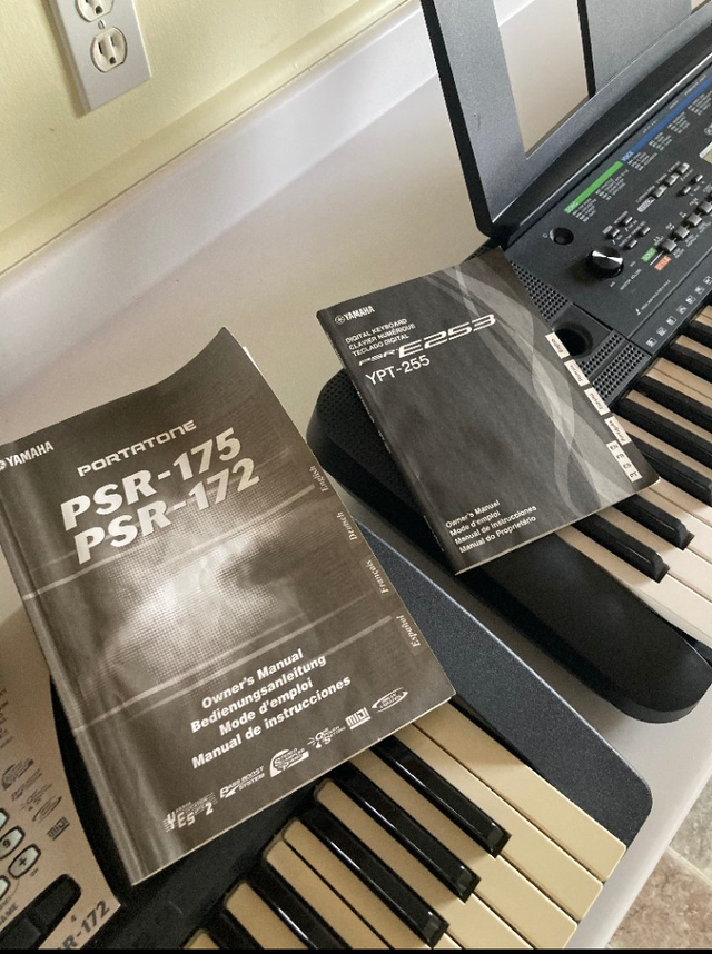 Two Yamaha keyboards for sale in Pianos & Keyboards in Cole Harbour - Image 5